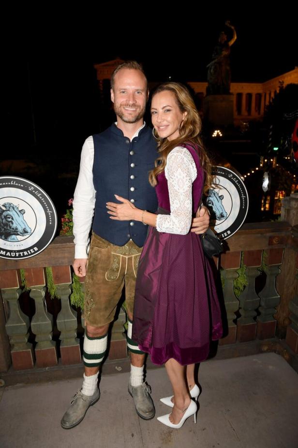 Almauftrieb auf dem Oktoberfest: Pocher feierte alkoholfrei und Besuch aus Hollywood