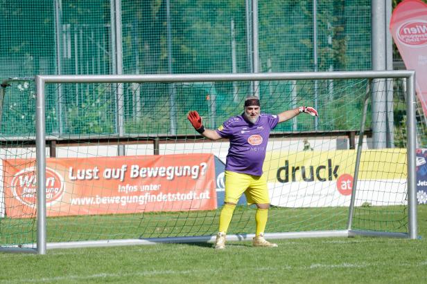 Dieser Musiker holte sich den Pokal beim Band Fußball Cup