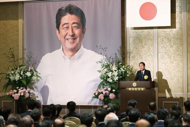 Japans Premier hört auf: Wer führt das Land aus dem Skandalsturm?