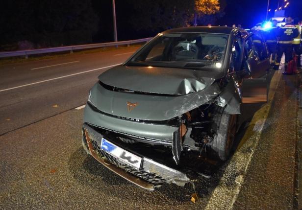 Alkolenker baut schweren Unfall: Er hatte keinen Führerschein