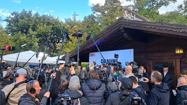 Medienvertreter bei der FPÖ-Wahlparty