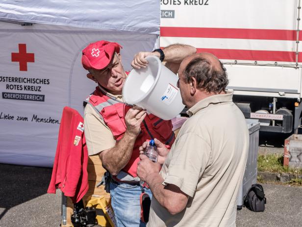 Nach Unwetter: Rotes Kreuz stellt Versorgung mit Trinkwasser sicher