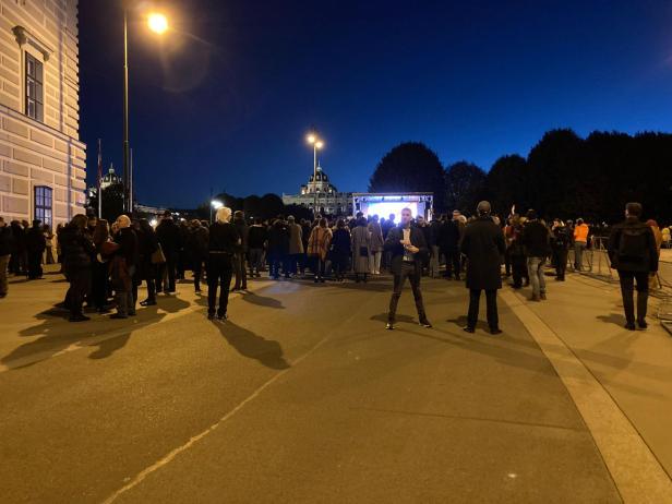 Rund 1.500 Menschen versammeln sich zu Gedenkfeier in Wien