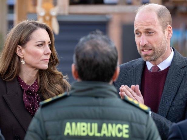 Kate und William trafen sich mit den Angehörigen der in Southport getöteten Kinder und Ersthelfern 