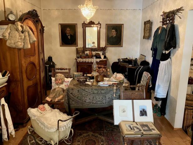 "The people of Dubling aren't that special either": Visit the Medling District Museum