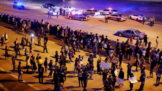 Charlotte: Demonstranten trotzen Ausgangssperre