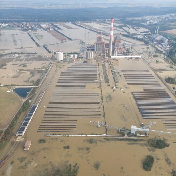 Hochwasser löst Explosionen im EVN-Sonnenkraftwerk Dürnrohr (NÖ) aus