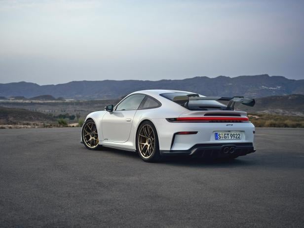 05derneue911gt3mitweissachpaket.jpg