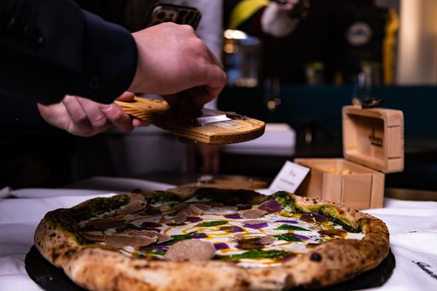 Pizza Magnatum mit Alba-Trüffel.
