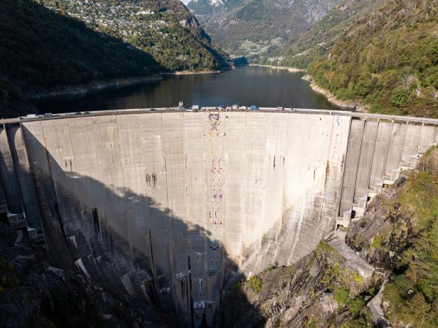 Die Staumauer in der Schweiz