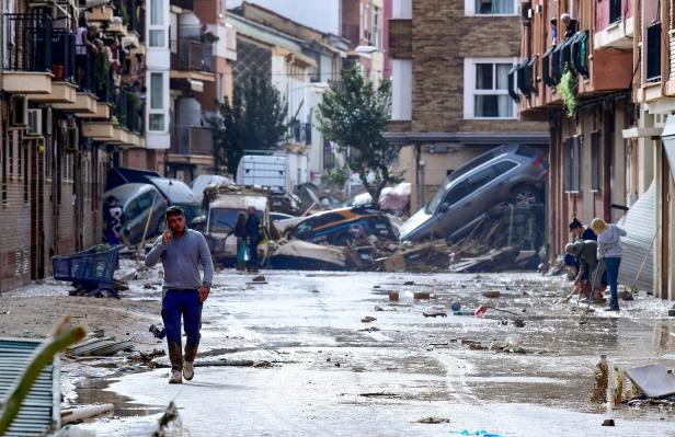 Mehr als 70 Tote: Flut-Katastrophe sorgt für Chaos in Spanien