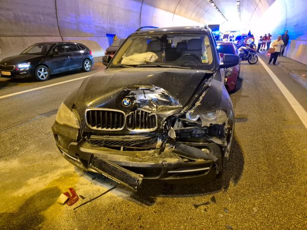 Massenkarambolage im Königsbergtunnel auf der A2 in NÖ