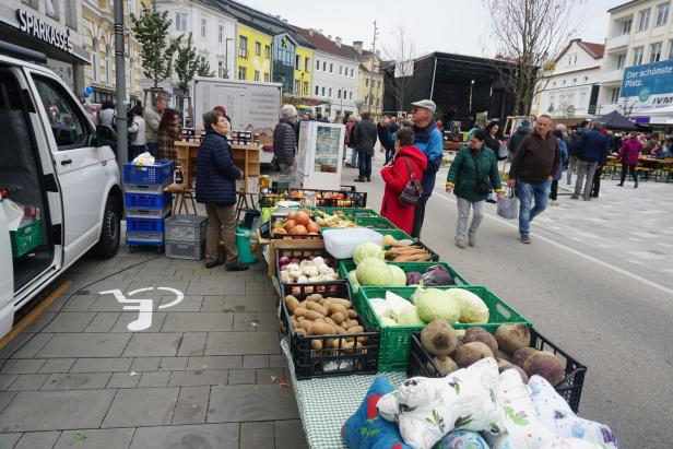 Neuer Amstettner Millionen-Hauptplatz mit zünftigem Fest eröffnet