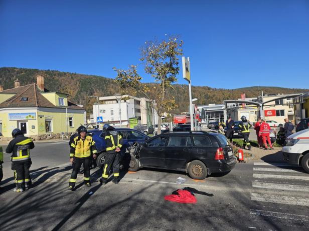 Ein Schwerverletzter bei Unfall in der Stadt Gloggnitz