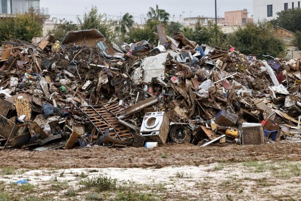 Verheerende Flutkatastrophe in Valencia: Viele Tote in Tiefgaragen befürchtet