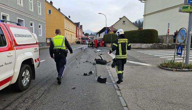 NÖ: Schwerer Crash mit zwei Verletzten legte ganze Stadt lahm