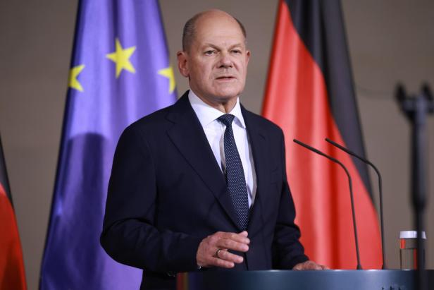 German Chancellor Scholz dismisses Finance Minister Christian Lindner