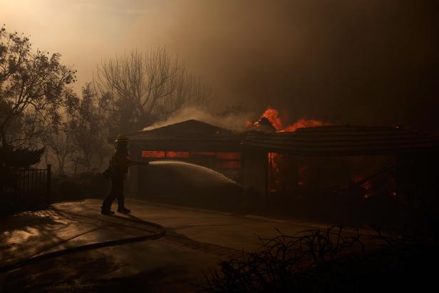 Schwerer Waldbrand in Kalifornien: Tausende mussten Häuser verlassen