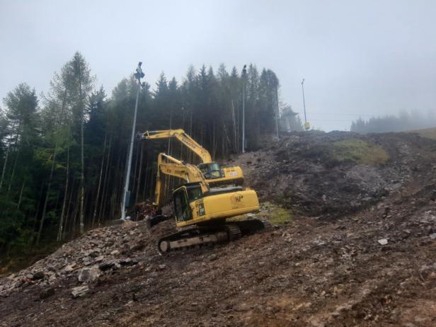 Rennpiste umgebaut: Bagger sichern Weltcup-Spektakel im Dezember