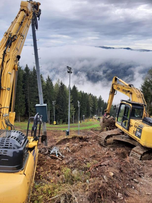 Rennpiste umgebaut: Bagger sichern Weltcup-Spektakel im Dezember