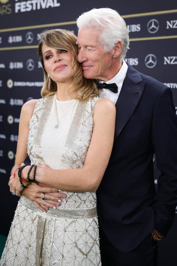 Richard Gere mit seiner Frau Alejandra Silva auf dem Zurich Film Festival.
