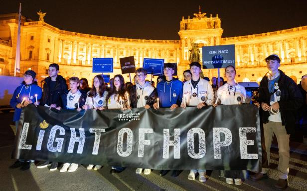 GEDENKVERANSTALTUNG  "LIGHT OF HOPE 2024" ALS ZEICHEN FÜR DAS ERINNERN AN DIE NOVEMBERPOGROME UND DEN KAMPF GEGEN ANTISEMITISMUS HEUTE