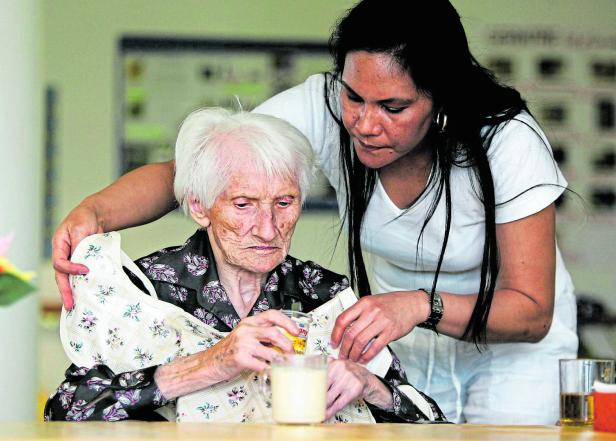 Soziallandesrat Dörfel: "Neue Pflegekräfte aus Indien, Indonesien, Kolumbien und Brasilien"