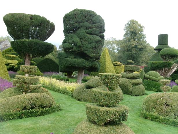 Der Topiary-Garten von Levens Hall im englischen Lake District.