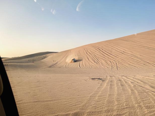 Autofahren in Abu Dhabi: Ein Blick in die Zukunft - oder die Vergangenheit?