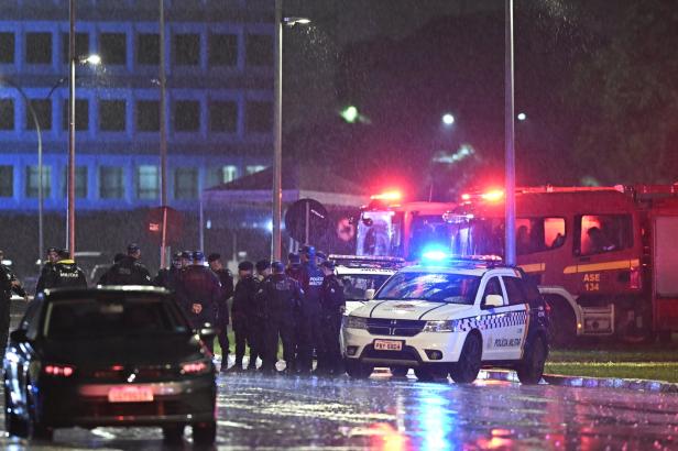 Oberstes Gericht in Brasilien nach Explosionen evakuiert: Ein Toter