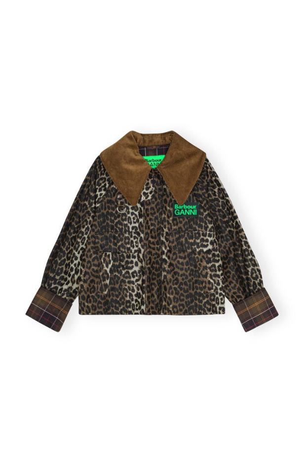 Eine Jacke mit Leopardenmuster, braunem Cordkragen und Manschetten im Tartanmuster von Barbour Ganni.