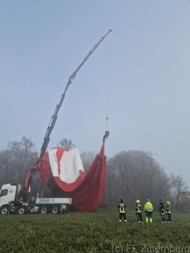 Heißluftballon in NÖ abgestürzt: Eine Person wurde verletzt