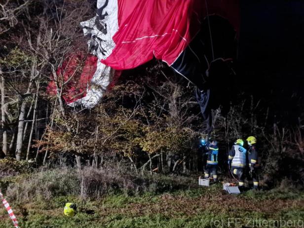 Heißluftballon in NÖ abgestürzt: Eine Person wurde verletzt