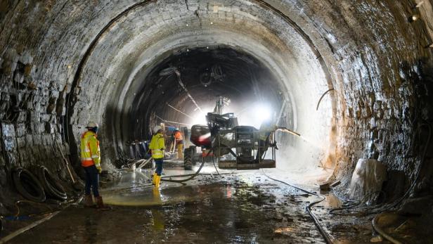 Drei Stunden statt 13 Minuten: Was die Sperre des Tauerntunnels bedeutet