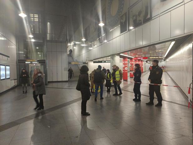 Brand in der U-Bahn: Störung der U1 soll mehrere Tage dauern