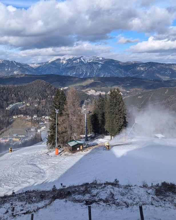 Schneekanonen angeworfen: Kalter Vorgeschmack auf den Skistart