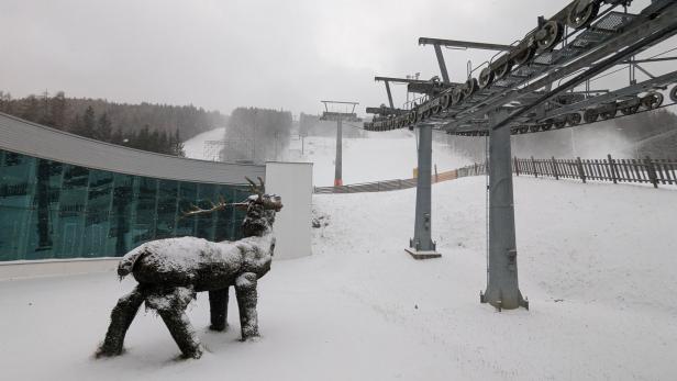 Schneekanonen angeworfen: Kalter Vorgeschmack auf den Skistart