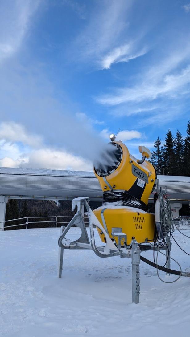 Schneekanonen angeworfen: Kalter Vorgeschmack auf den Skistart