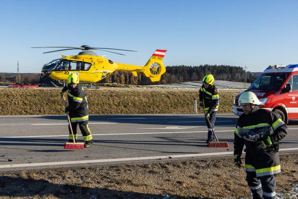 Bezirk Krems: Zwei Schwerverletzte nach Kollision zweier Fahrzeuge