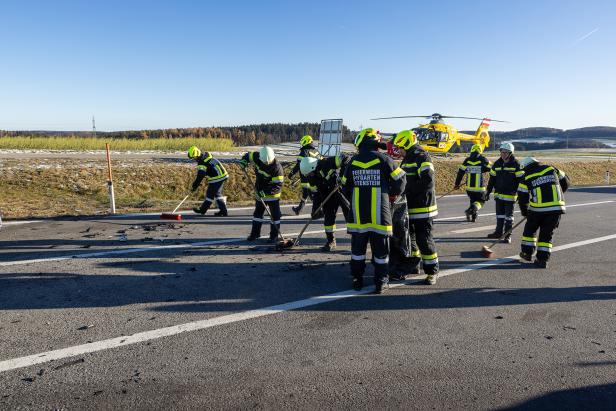 Bezirk Krems: Zwei Schwerverletzte nach Kollision zweier Fahrzeuge