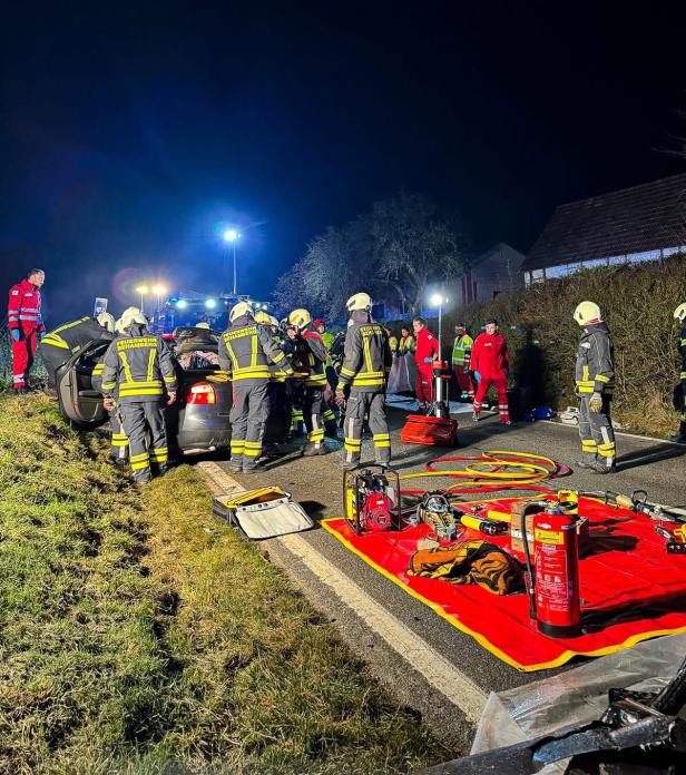 Tote bei Kollision zweier Autos in Niederösterreich