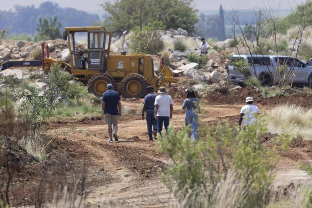 South African illegal gold miners trapped underground