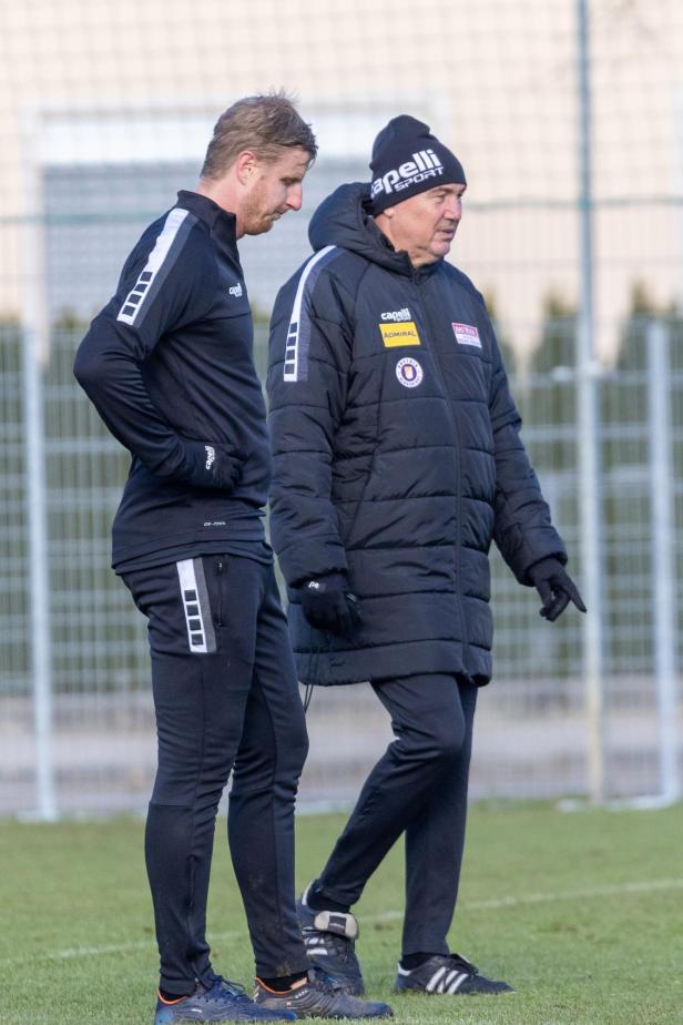 FUSSBALL: ADMIRAL BUNDESLIGA/ SK AUSTRIA KLAGENFURT: TRAINING: HINTERGGER/PACULT