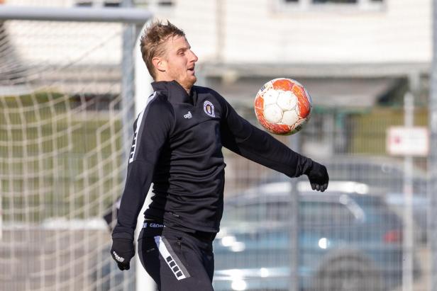 FUSSBALL: ADMIRAL BUNDESLIGA/ SK AUSTRIA KLAGENFURT: TRAINING: HINTEREGGER