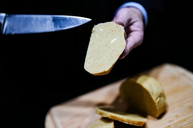 Butter ist im Teig eingeschlossen.