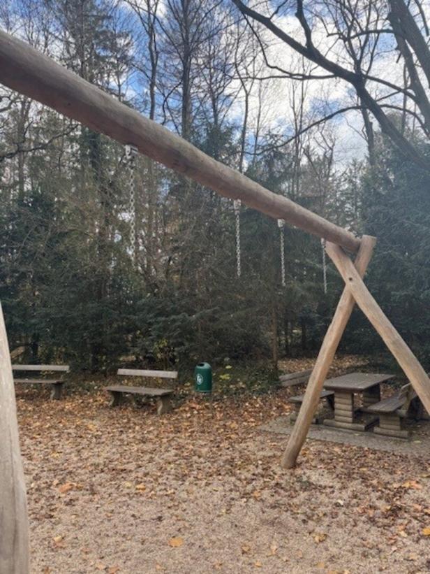 Vandalen am Werk: Kinderspielplatz in Neunkirchen demoliert