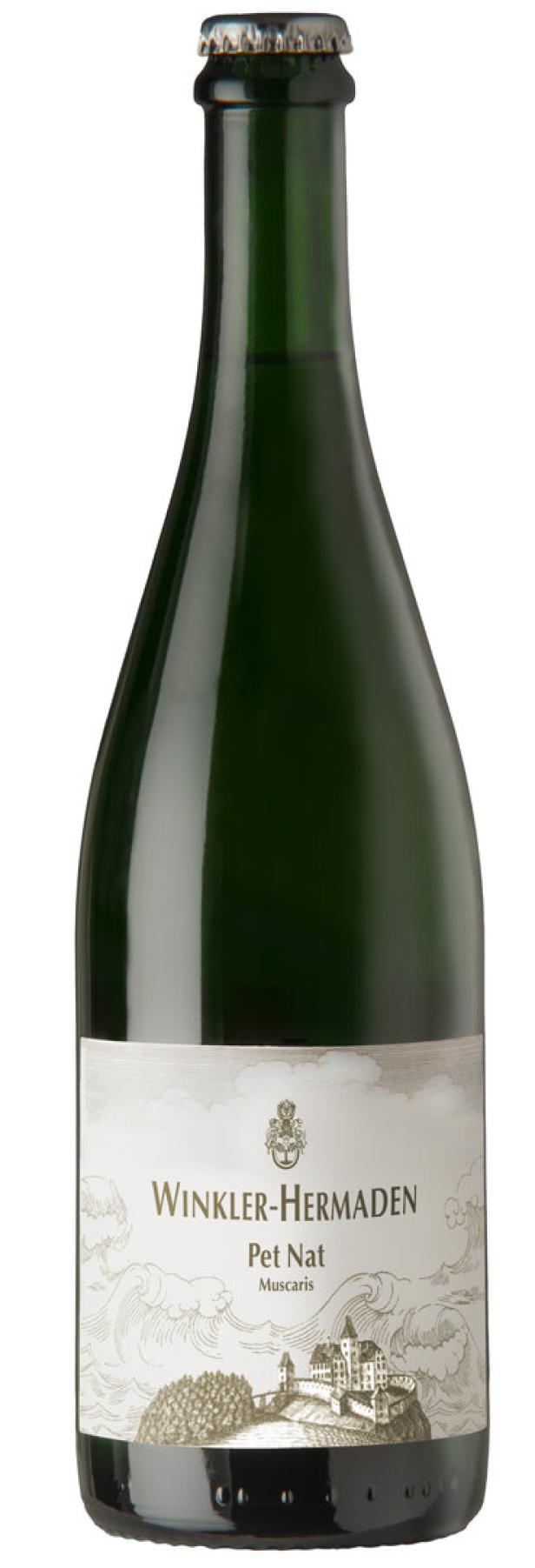 Eine Flasche „Winkler-Hermaden Pet Nat Muscaris“ Sekt.