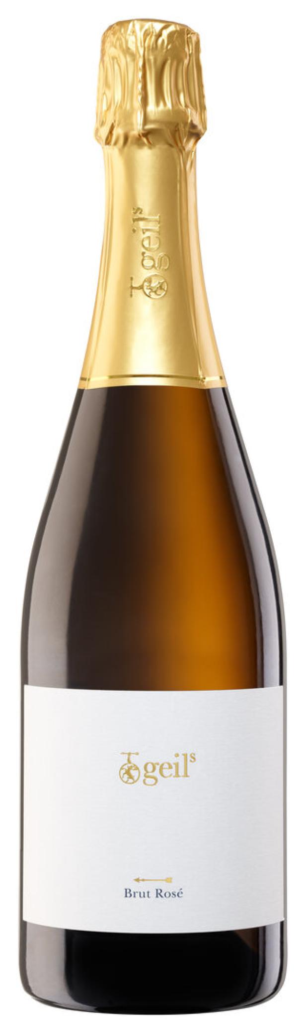 Eine Flasche „Geil's Brut Rosé“ Sekt mit goldener Folie am Flaschenhals.