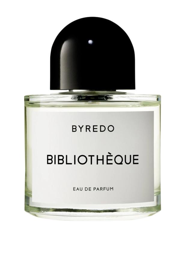 Eine Flasche „Bibliothèque“ Eau de Parfum von Byredo.