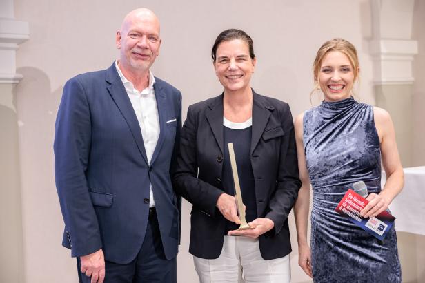 FHWien der WKW ehrt Top-Alumni: Christiane Wenckheim ist 'Business Icon of the Year'